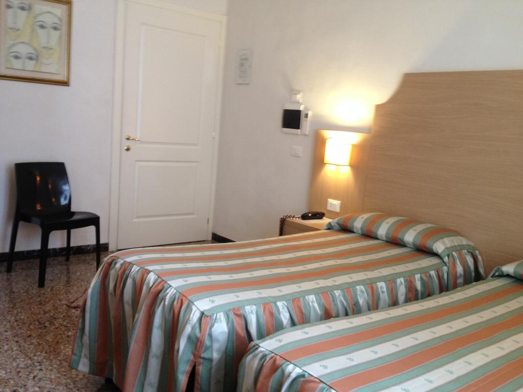Albergo Giugni Prato  Zewnętrze zdjęcie