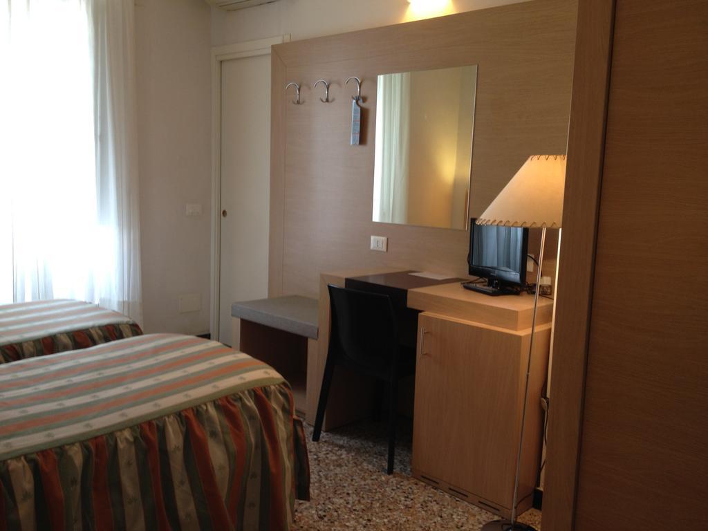 Albergo Giugni Prato  Zewnętrze zdjęcie