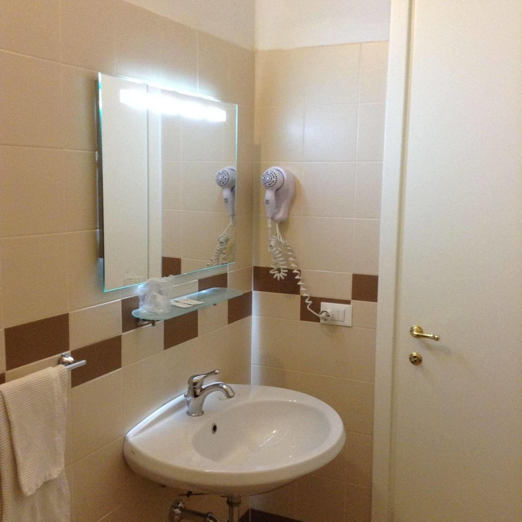 Albergo Giugni Prato  Zewnętrze zdjęcie