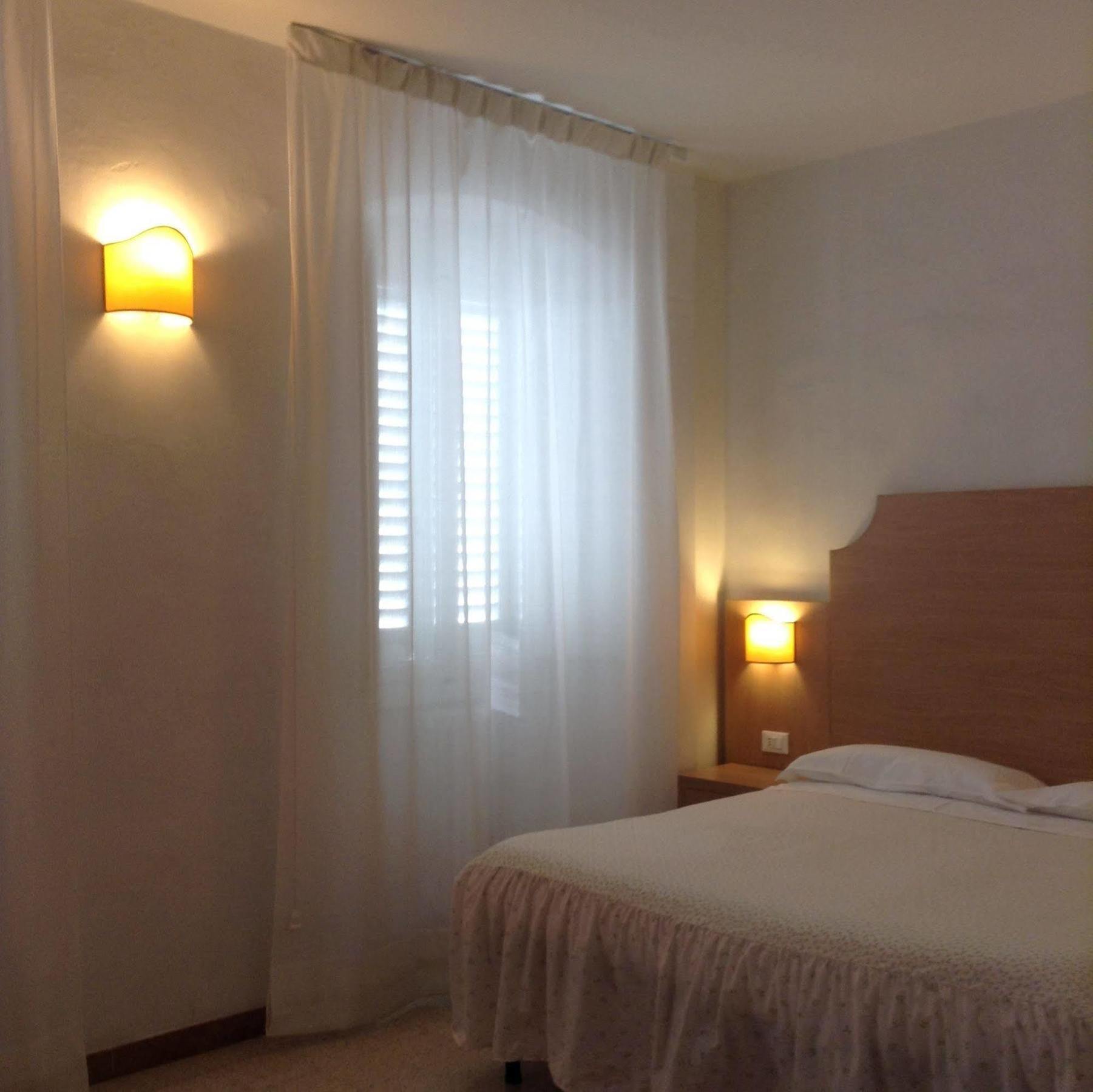 Albergo Giugni Prato  Zewnętrze zdjęcie