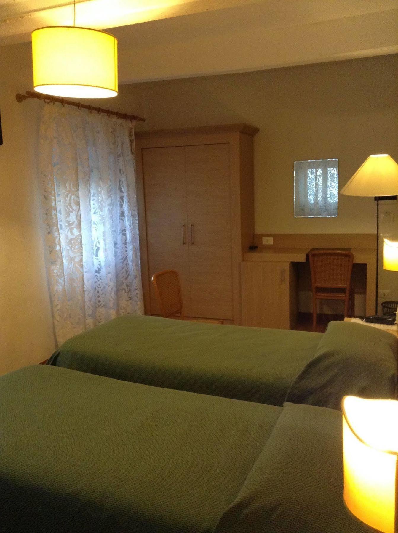 Albergo Giugni Prato  Zewnętrze zdjęcie